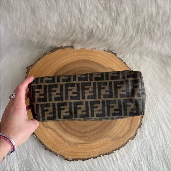 Fendi vintage large cosmetic clutch pouch bag - Picture 9 of 16